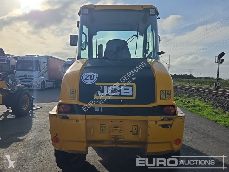 Lastare JCB 409