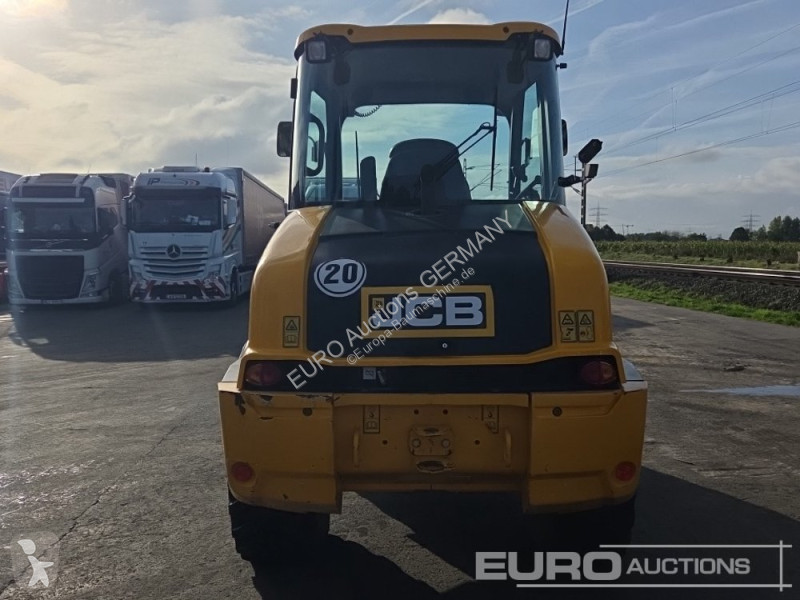 Lastare JCB 409