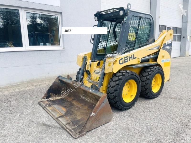 Lastare Gehl R135