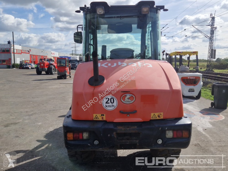 Lastare Kubota R085