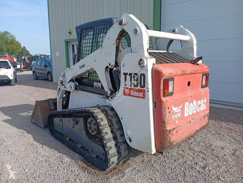 Pá carregadora Bobcat  t190