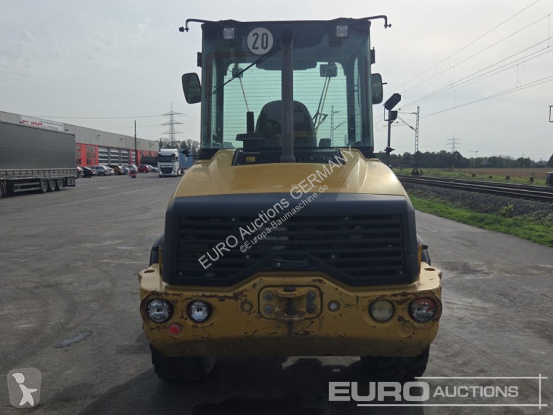 Pá carregadora Caterpillar 908M