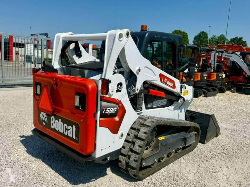 Pá carregadora Bobcat T590