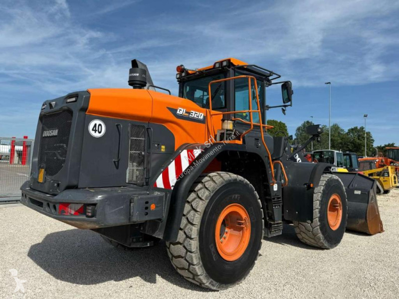 Chargeuse Doosan DL320-7
