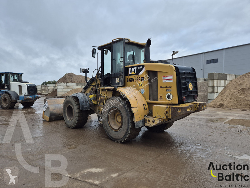 Фронтальный погрузчик Caterpillar