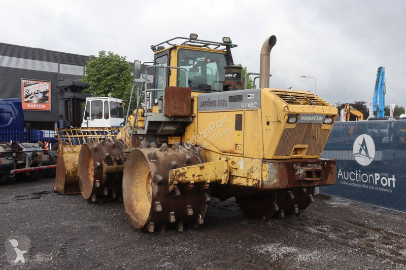 Chargeuse Komatsu WF450-3D
