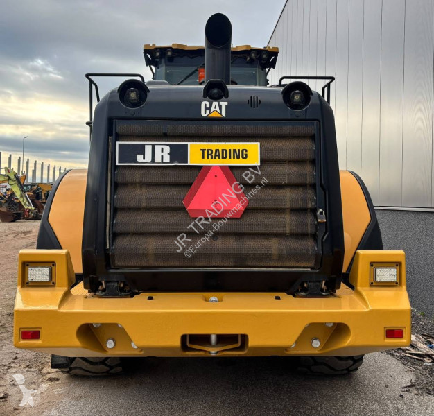 Товарач Caterpillar XE