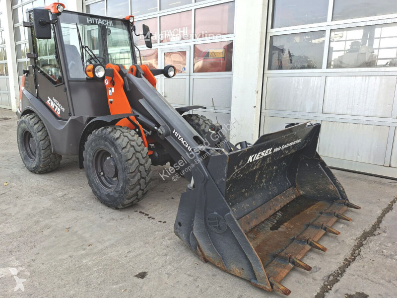 Товарач Hitachi 6