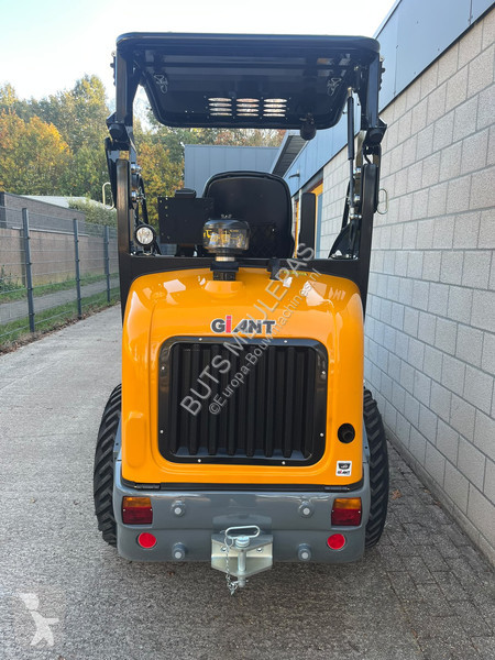Giant G2500 HD loader