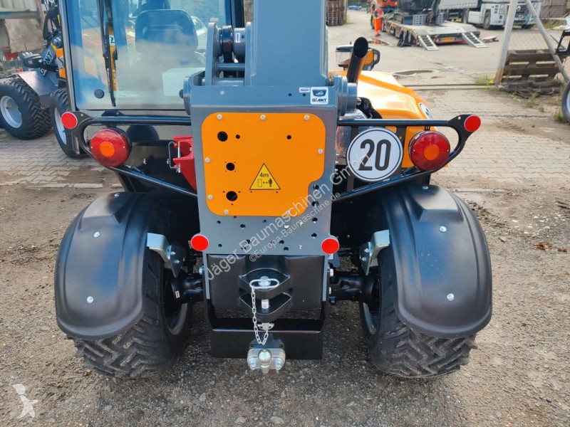 Pá carregadora  Giant GT 5048-- Netto 57900.--€