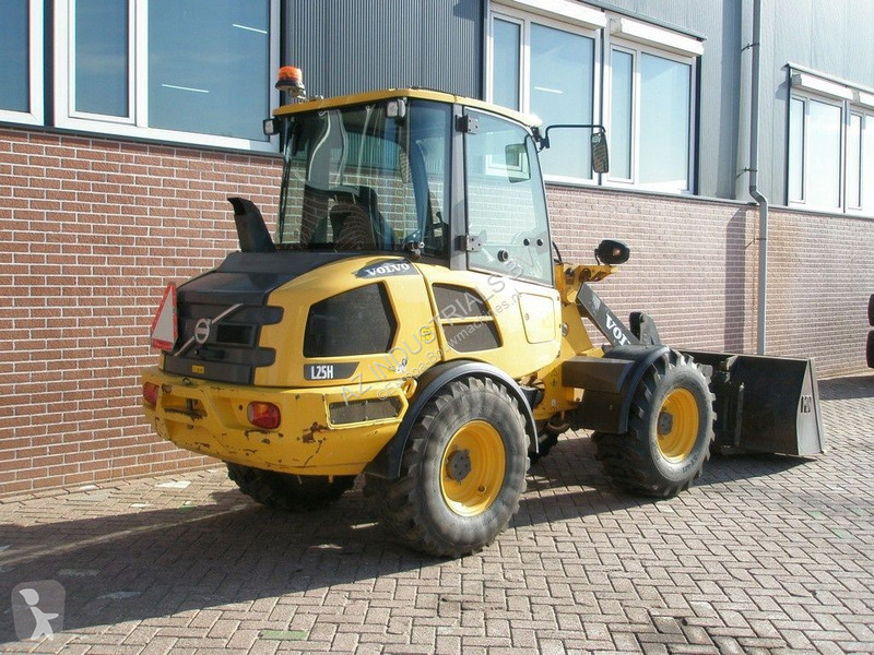 Shovel Volvo L25H