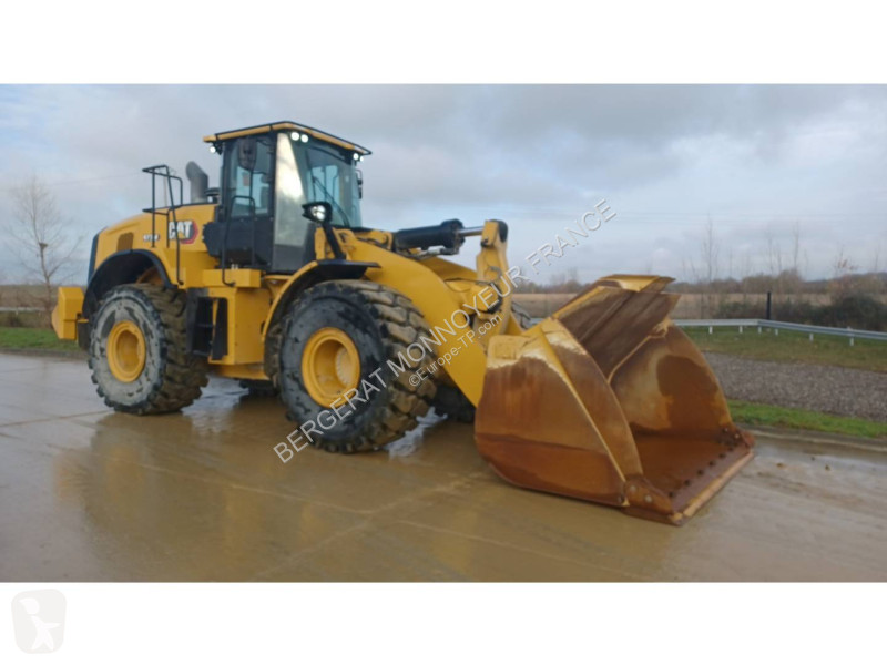 Nakladač Caterpillar 972M