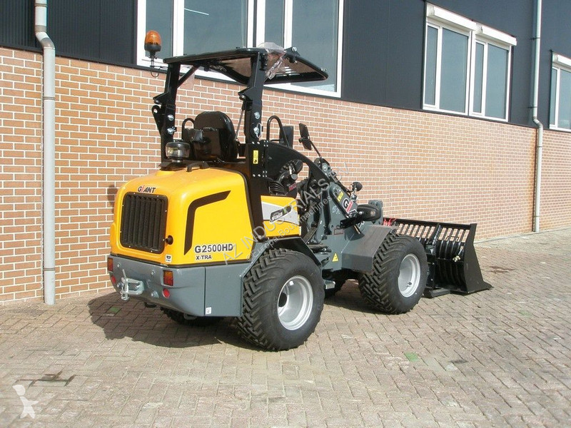Pala cargadora Giant G2500