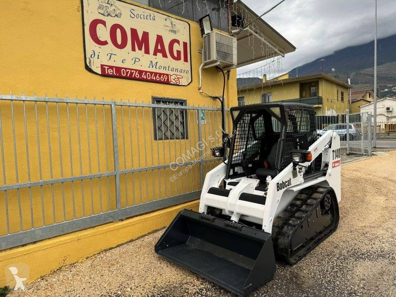 Shovel Bobcat