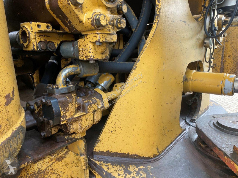 Shovel Caterpillar NVT