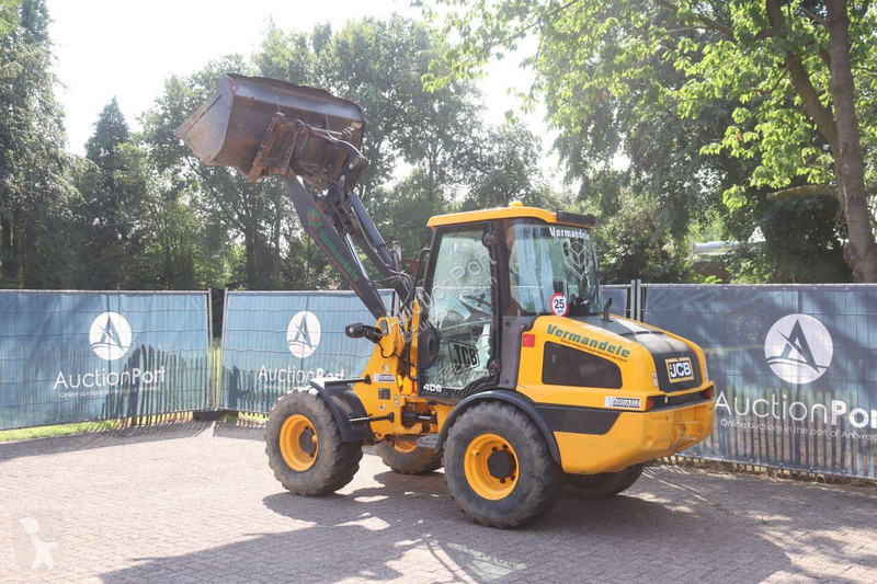 Nakladač JCB T4