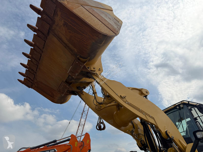 Товарач Caterpillar 982M .