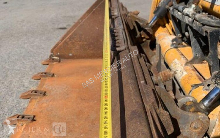 Shovel Bobcat