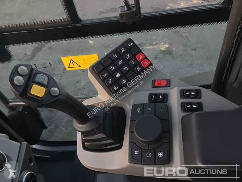 مُحمّلة Case 421G