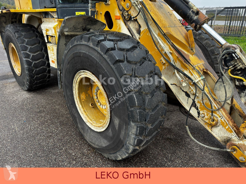 مُحمّلة Caterpillar Mit Ein Löffel