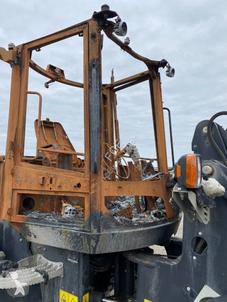 مُحمّلة Yanmar V 100 / Certificat CE endommagée