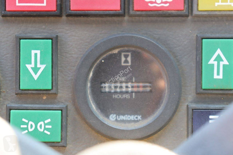 Nakladač Giant V452T