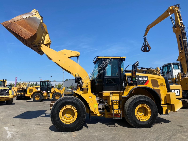 مُحمّلة Caterpillar 962 M .