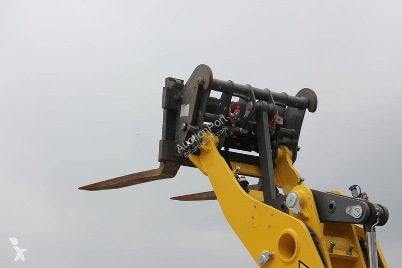Chargeuse Neuson WL60