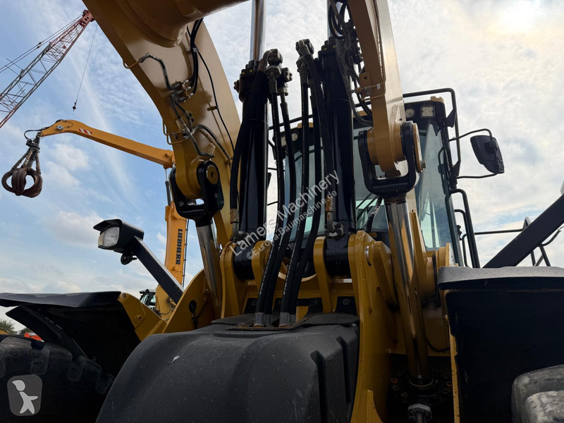 Товарач Caterpillar 982M .