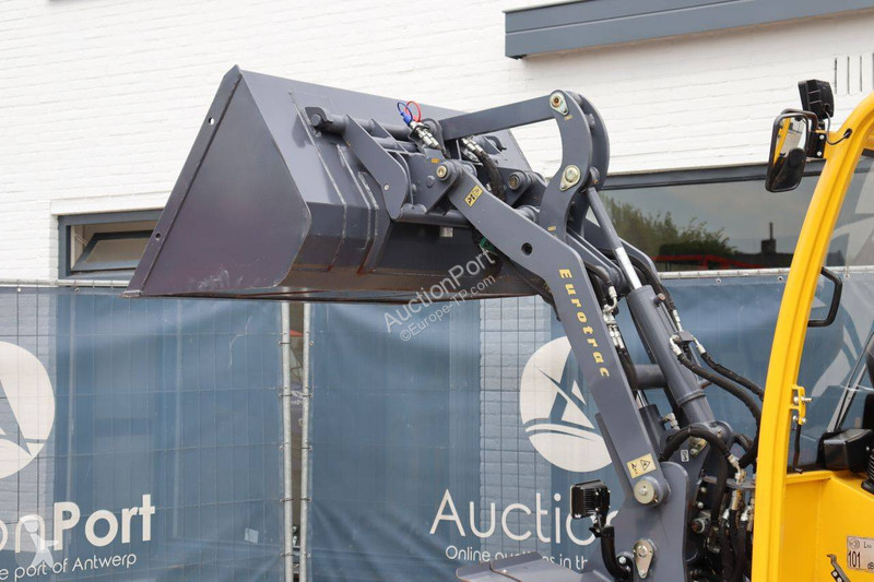 Eurotrac -CIF loader