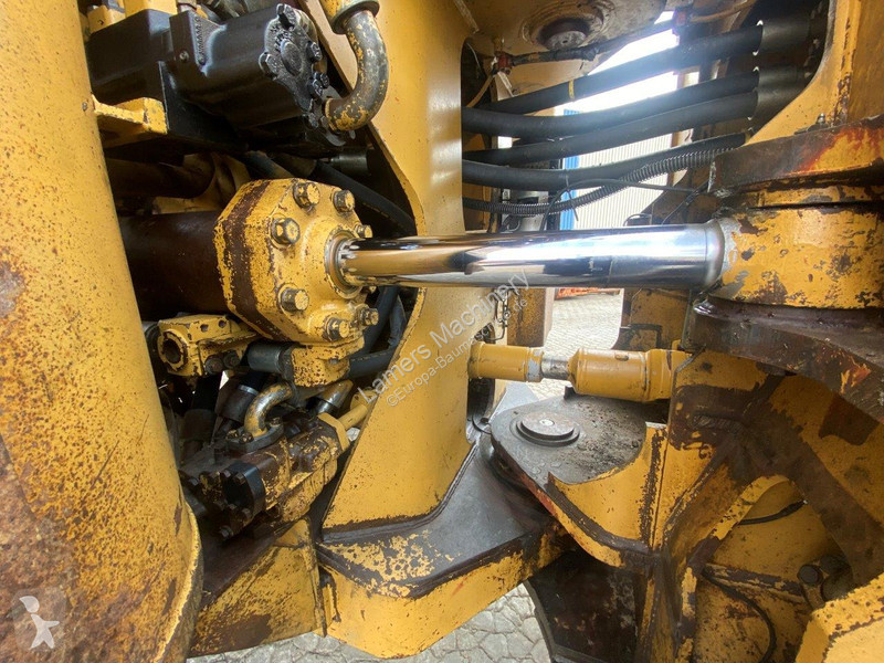 Shovel Caterpillar NVT