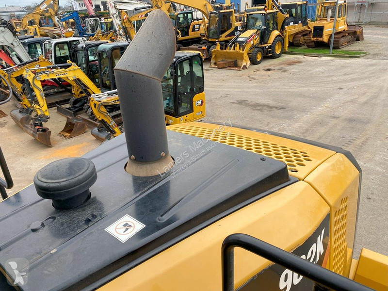 Shovel Caterpillar NVT