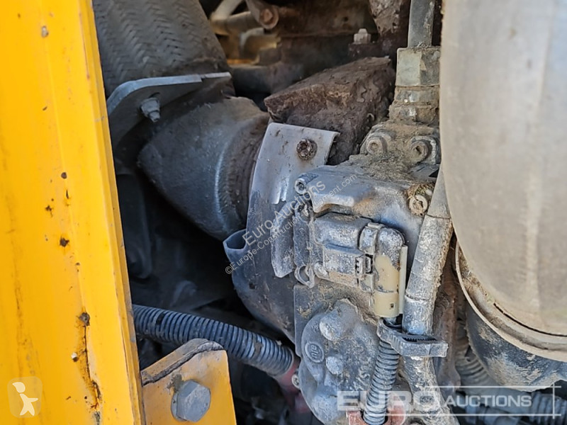 Nakladač JCB 437HT