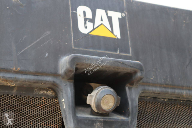 Shovel Caterpillar M