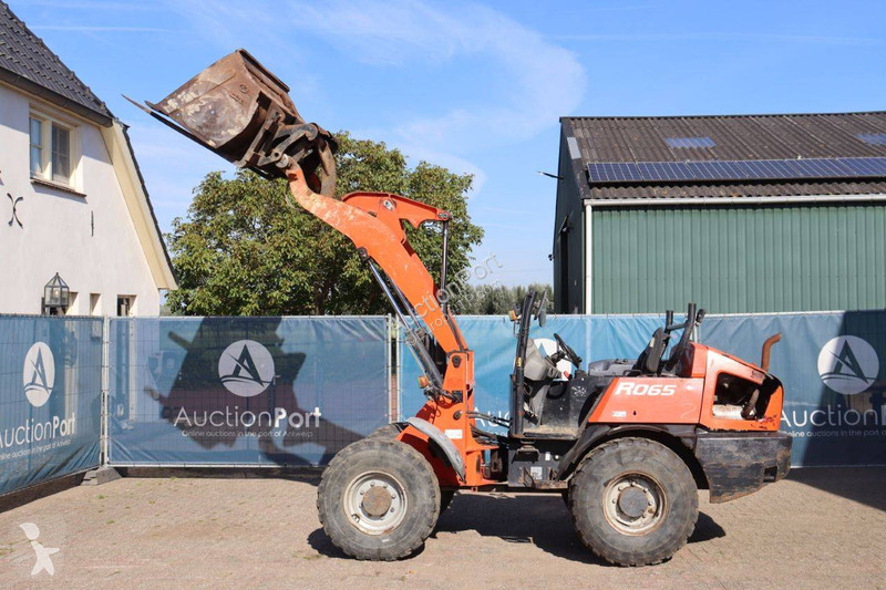 مُحمّلة Kubota R065