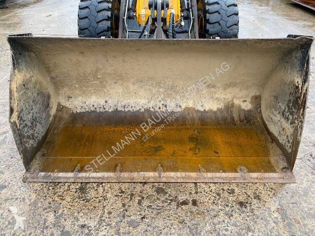 Shovel JCB