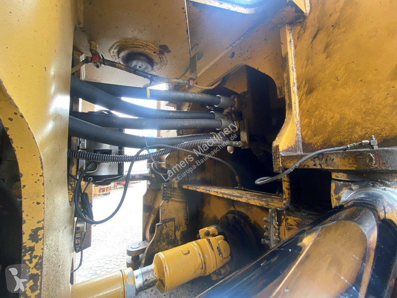 Shovel Caterpillar NVT
