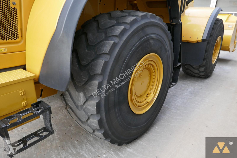 Nakladač Caterpillar 980M