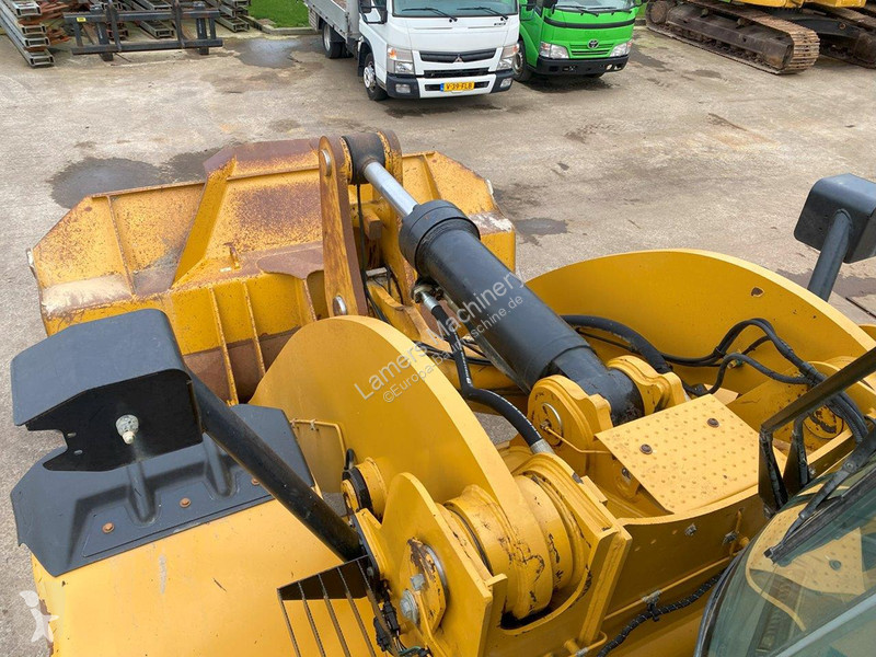 Shovel Caterpillar NVT