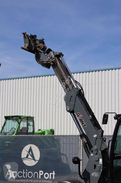 Фронтальный погрузчик Giant G5000DC Tele