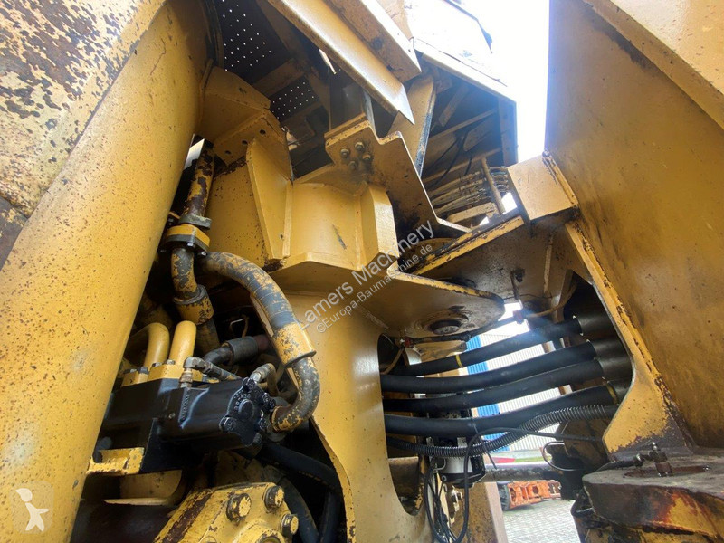 Shovel Caterpillar NVT