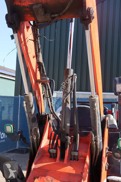 مُحمّلة Kubota R065