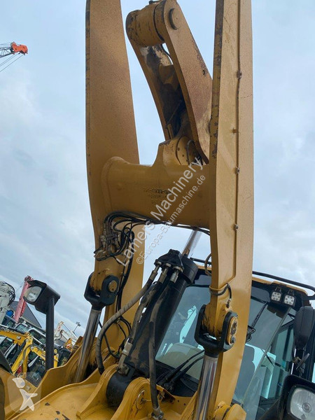Shovel Caterpillar NVT