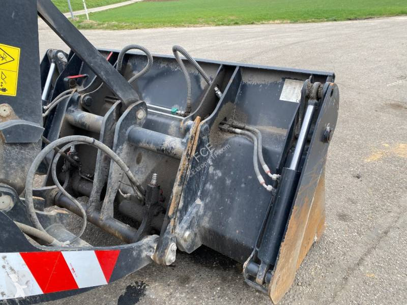 مُحمّلة Yanmar V 100 / Certificat CE endommagée