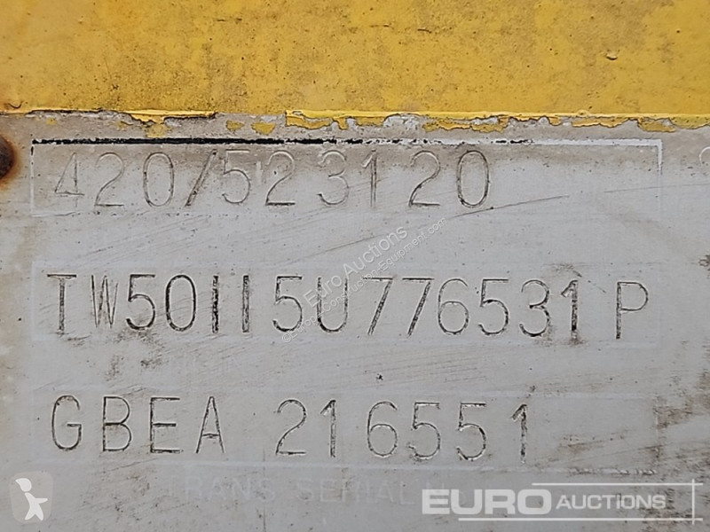 Nakladač JCB 420