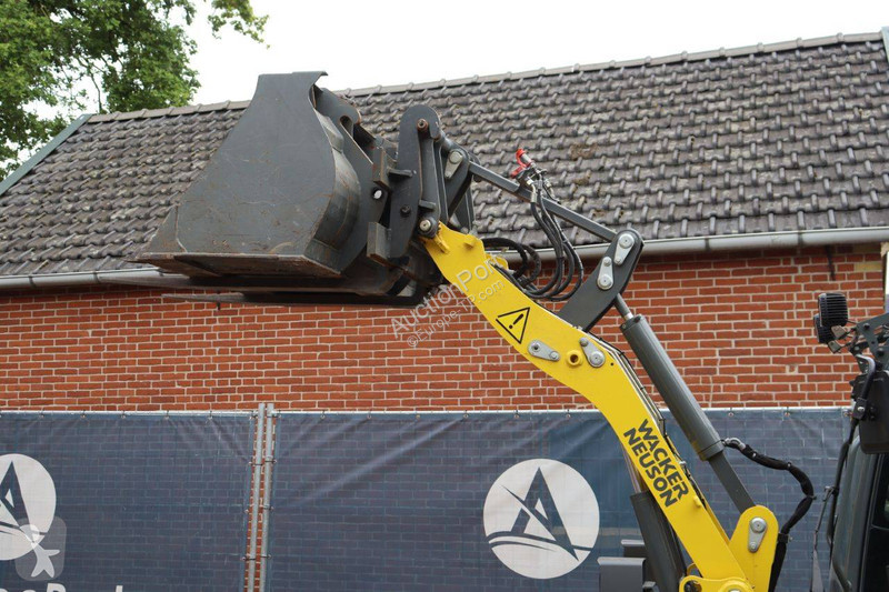 Pala cargadora Neuson WL25