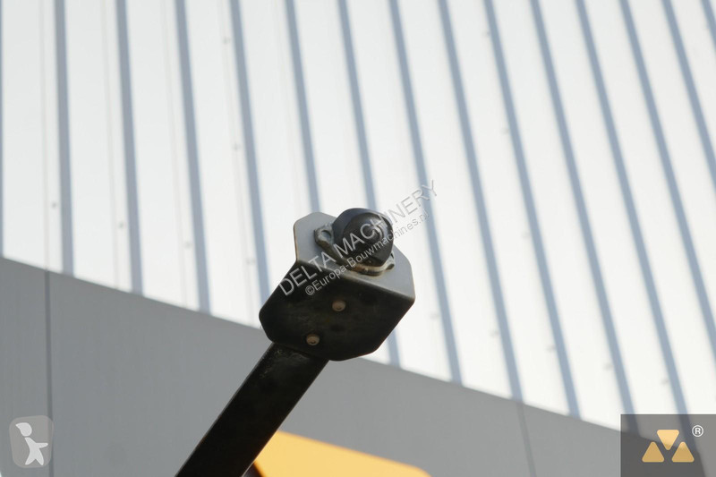 Nakladač Caterpillar M