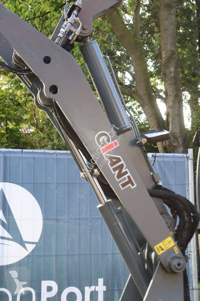 Chargeuse Giant D332SWT