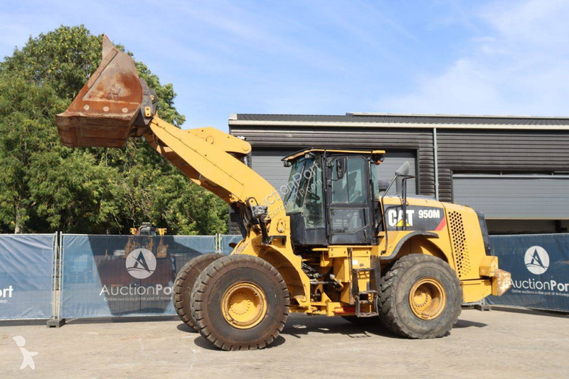 Shovel Caterpillar M