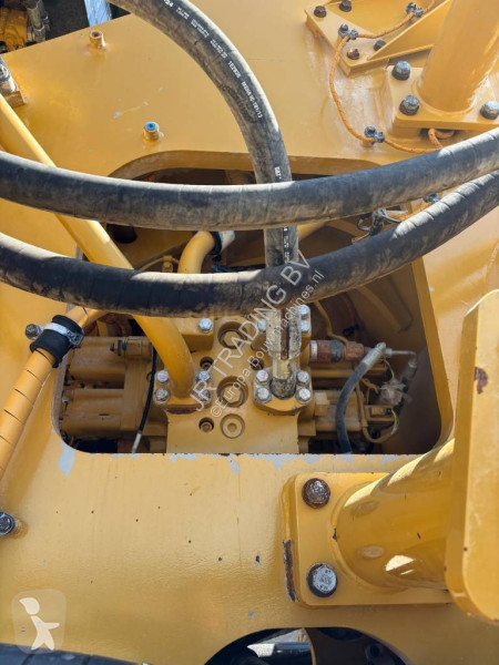 Nakladač Caterpillar (full service history...